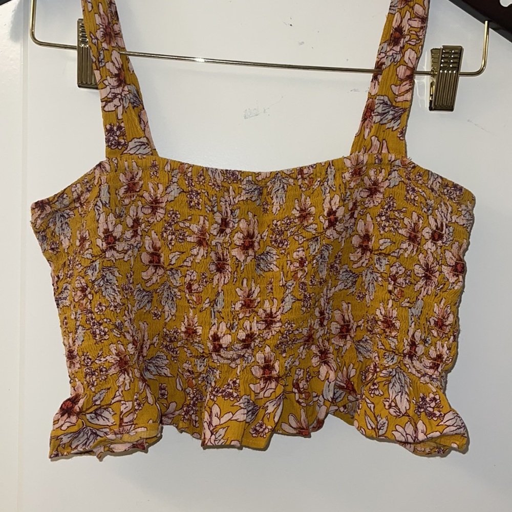 American Eagle crop top!